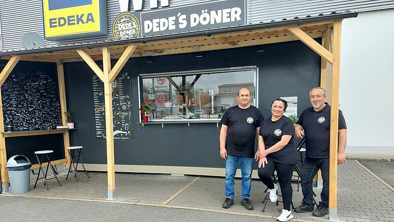 Seit kurzem gibt es Dede's Döner auf dem Supermarkt-Parkplatz in Memmelsdorf.