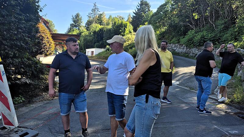 Anwohner, Vertreter der Stadt und des Bayernwerks trafen sich am Schleifer Ring.Der Aufbau des Kronacher Freischie&szlig;ens l&auml;uft auf Hochtouren