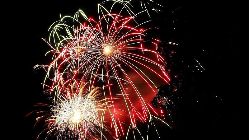 Gut zu sehen war das Abschlussfeuerwerk von der Salinenstra&szlig;e aus, etwa auf H&ouml;he der russischen Kirche.
