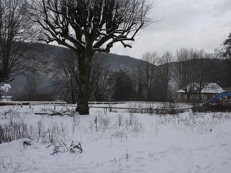 Noch ist das Familienschwimmbad im Winterschlaf.