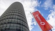 Vodafone-Flaggen vor der Deutschlandzentrale