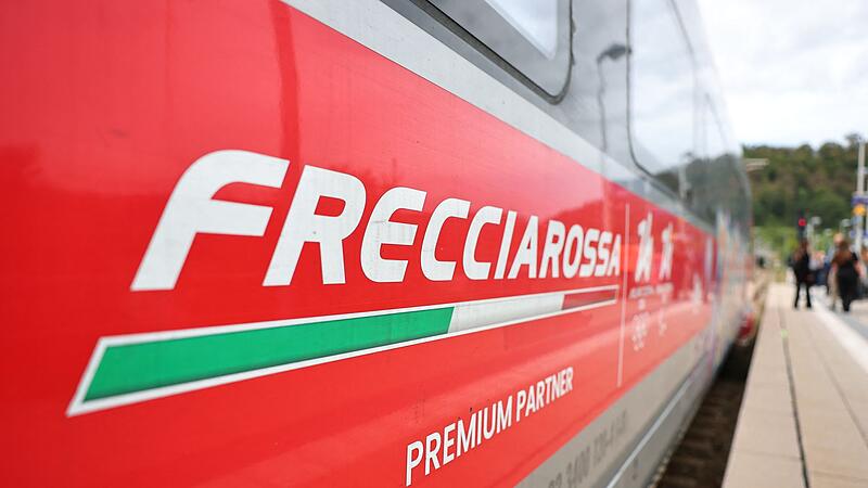 Italienischer Schnellzug Frecciarossa Italienischer Schnellzug Frecciarossa