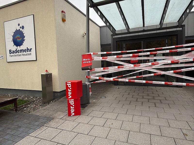 Das Hallenbad in Neustadt bei Coburg wurde am Donnerstag bestreikt.