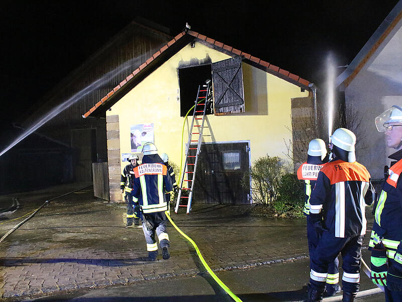 Brand in einem Kuhstall in Lahm
