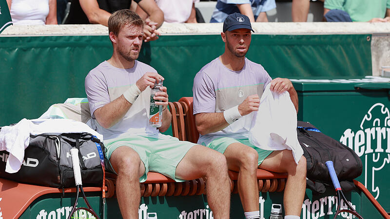 Kevin Krawietz (links) und Tim P&uuml;tz sind bei den French Open &uuml;berraschend fr&uuml;h ausgeschieden.