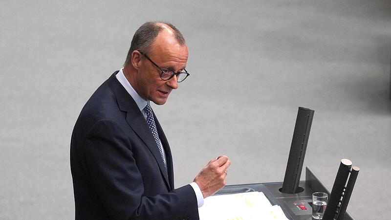 Die Abstimmung über Sondervermögen in Milliardenhöhe verlief im Bundestag für Friedrich Merz erfolgreich. Im Bundesrat könnte die Abstimmung in der Sache zur Zerreißprobe für die bayerische Regierungskoalition werden. Die Abstimmung über Sondervermögen in Milliardenhöhe verlief im Bundestag für Friedrich Merz erfolgreich. Im Bundesrat könnte die Abstimmung in der Sache zur Zerreißprobe für die bayerische Regierungskoalition werden.