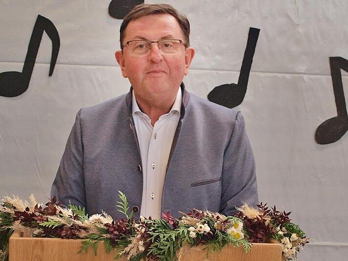 Alwin Gebhardt während seiner Rede bei der Aufstellungsversammlung in Unterleinleiter.