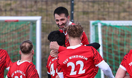 Fast im Alleingang sicherte Tuncer Demir mit drei Treffern dem TSV Windheim einen Punkt gegen den Tabellenführer Kronach. Fast im Alleingang sicherte Tuncer Demir mit drei Treffern dem TSV Windheim einen Punkt gegen den Tabellenführer Kronach.