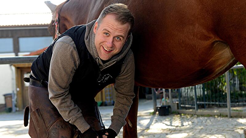 „Ohne Huf kein Pferd“ ist Florian Köhlers berufliches Motto. Politisch will der Strullendorfer Hufschmied „ausmisten für Deutschland“ und für den Stimmkreis Bamberg-Land in den Landtag.