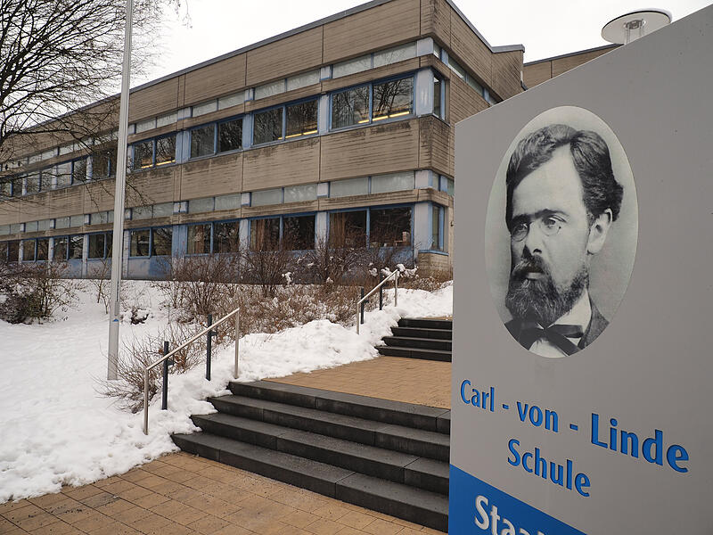 Kreisausschuss Haushalt Investitionen Schulen Millionen wird der Ersatz- Neubau der Carl-von –Linde-Realschule in den kommenden Jahren verschlingen. Die Ausgaben schlagen schon jetzt auf den Kreishaushalt durch.