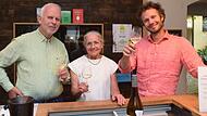 Helmut, Angelika und Michael Christ (von links) sind von Bio &uuml;berzeugt.