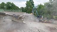 Buger Brücke Abriss Hydraulikhammer Bagger