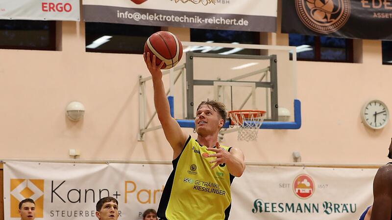 Tröster gg Aschaffenbg 251025 10 Trummeter