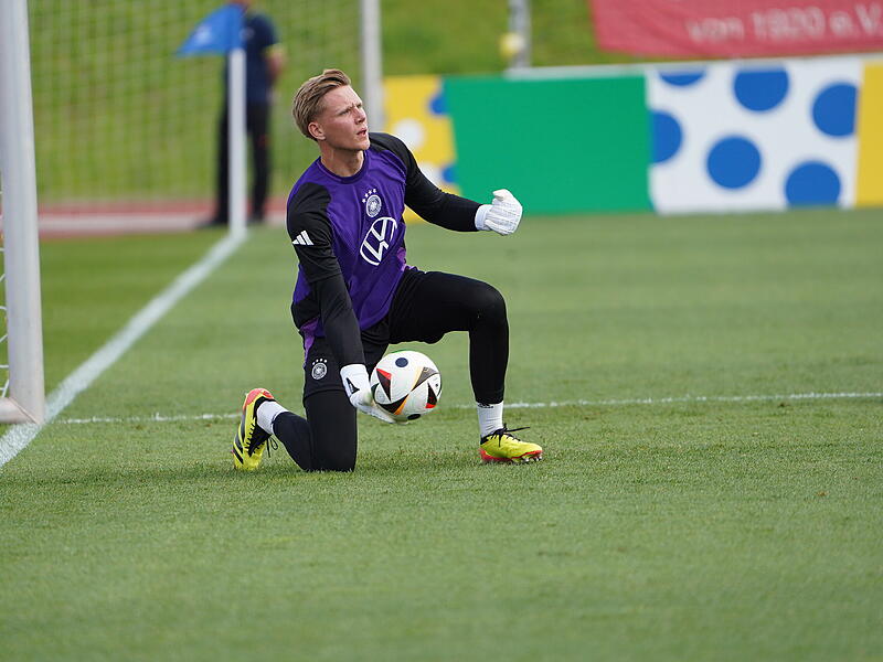 Aus Schweinfurt &uuml;ber N&uuml;rnberg zum DFB: Trainingskeeper Jan Reichert bei seiner ersten Einheit mit der deutschen Nationalmannschaft.