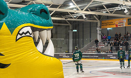 Die Eishockey-Saison im Stadion am Kieferndorfer Weg hat begonnen,