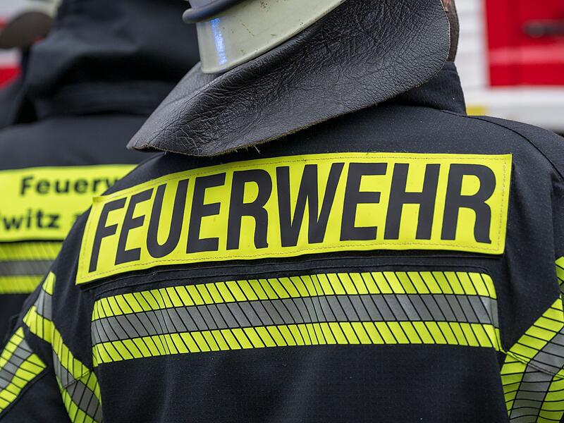 70 Einsatzkräfte bekämpften den Brand (Symbolbild) 70 Einsatzkräfte bekämpften den Brand (Symbolbild)