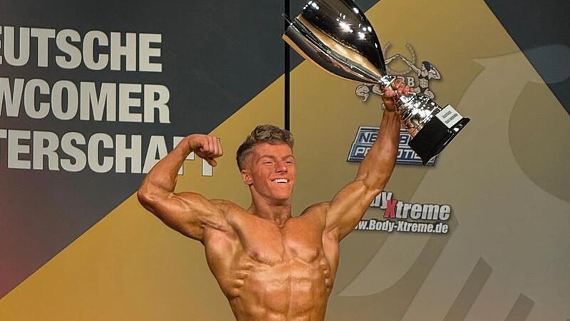 Moritz Oertel aus Leuchau hat gleich bei seinem ersten Bodybuilding-Wettkampf den Siegerpokal abger&auml;umt.