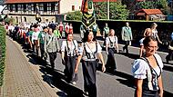 Die Vereine aus Lohndorf und Tiefenellern mit ihren Fahnenabordnungen waren beim Festzug dabei. Joseph Beck