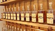 Whiskys unterschiedlichen Alters und Geschmacks warten in Neuses darauf, probiert zu werden.Forchheim & Fränkische Schweiz Whiskys unterschiedlichen Alters und Geschmacks warten in Neuses darauf, probiert zu werden.Forchheim & Fränkische Schweiz