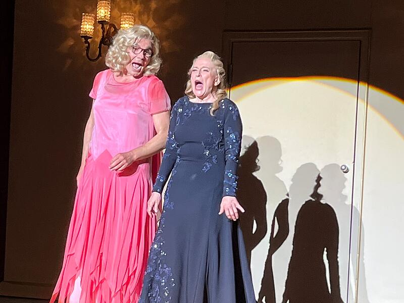 Dagmar Manzel und Max Hopp in der Operette: &bdquo;Eine Frau, die wei&szlig;, was sie will&ldquo;.
