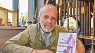 Siggi Michl stellt am  Donnerstag (8. Mai)  sein neues Buch „Straßenmusikanten“ in der Buchhandlung Friedrich vor.