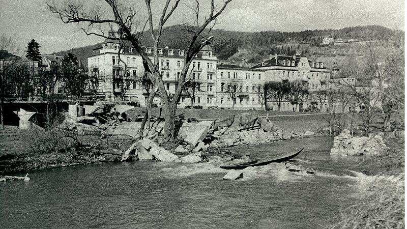 Abb. Die gesprengte Ludwigsbr&uuml;cke 1945