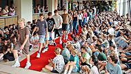 Schüler-Ehrung auf dem roten Teppich.Volker Fella Schüler-Ehrung auf dem roten Teppich.Volker Fella