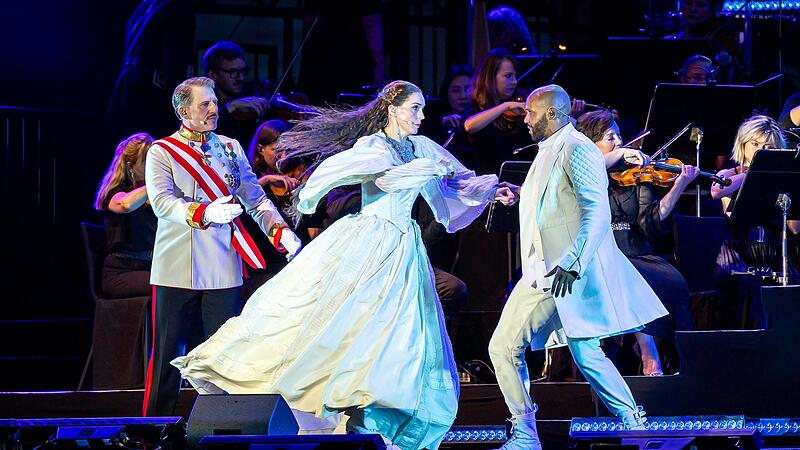 Im 20. Jahr seiner Profikarriere ging für den Musical-Darsteller Armin Kahl (links) aus Höchstadt ein Traum in Erfüllung: eine Hauptrolle in „Elisabeth“, das Musical, das ihn seit Jugendjahren begeistert.