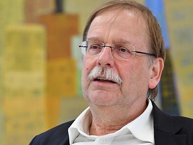 Rainer Koch ist kein Fan einer WM im Zwei-Jahres-Rhythmus, ist den Argumenten der Befürworter aber nicht verschlossen.