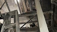 In der Dämmung zwischen dem 50 Meter hohen Ofen und dem Treppenhaus (Bild) hat es gebrannt. Das Feuer hat zu einem Großeinsatz der Rettungskräfte geführt.