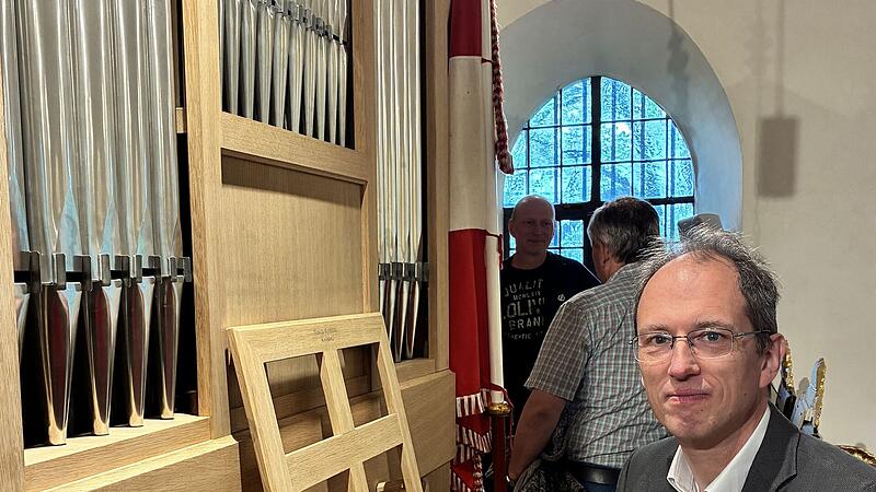 Feierliche Orgelweihe auf dem Ansberg zieht zahlreiche Besucher an