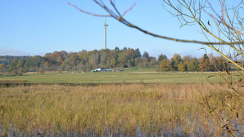 Eine fotorealistische Aufnahme mit dem virtuellen Windrad in R&ouml;ttenbach.
