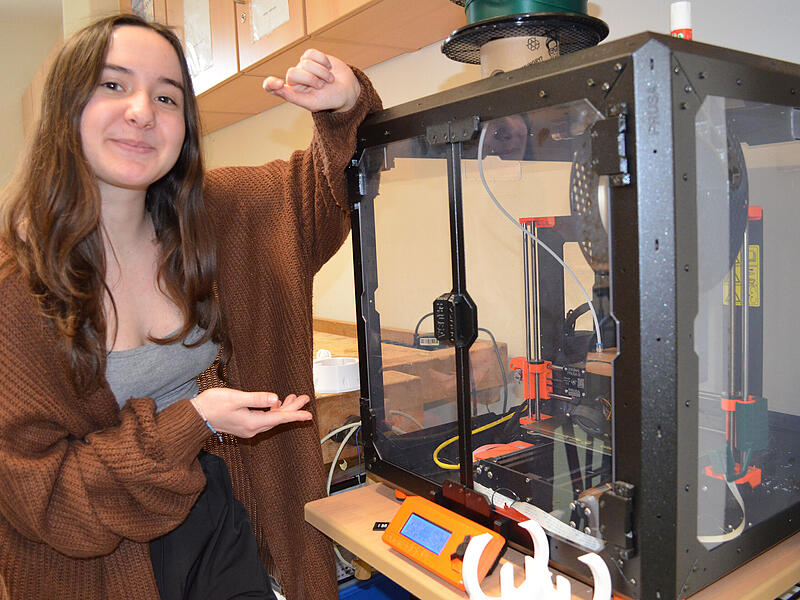 Schüler des Ernestinum in Coburg bauen Roboter und gewinnen Forschungs-Preis für das KI-Projekt
