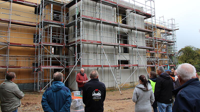 An dem st&auml;dtischen Projekt in H&ouml;chstadt wurde  Richtfest gefeiert.