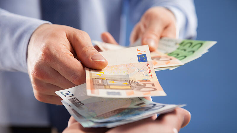 Bekommen Sie so viel Geld, wie Sie verdienen? &Uuml;ber Lohngerechtigkeit wird seit Jahrtausenden debattiert. Heute mehr denn je.