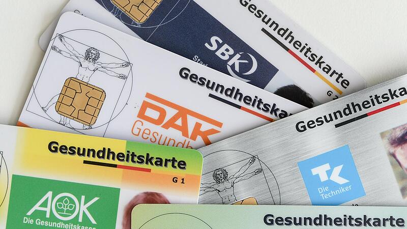 Die Krankenkassen fordern von der Politik ein schnelles Handeln, damit die Zusatzbeiträge nicht weiter angehoben werden müssen. Die Krankenkassen fordern von der Politik ein schnelles Handeln, damit die Zusatzbeiträge nicht weiter angehoben werden müssen.