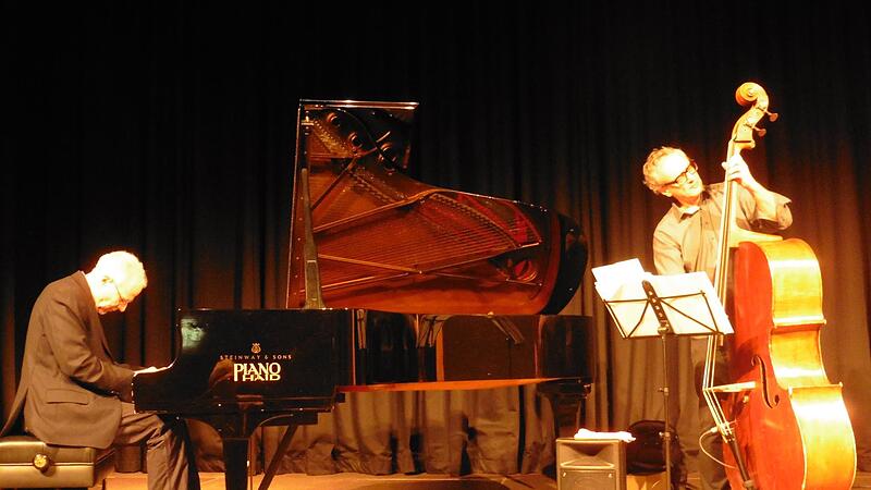 Pianist Marc Copland und Kontrabassist Daniel Schl&auml;ppi reduzierten in der Fortuna den Jazz aufs Wesentliche.