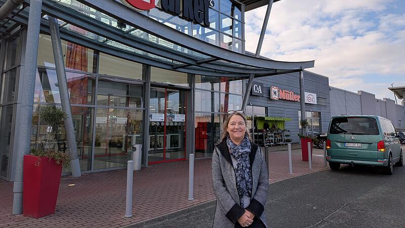 Market Hallstadt Centermanagerin Martina Schmitt Market Hallstadt Centermanagerin Martina Schmitt