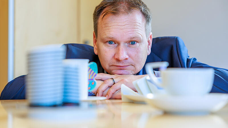 Speichersdorf ohne den Traditions-Porzellanhersteller Rosenthal? F&uuml;r B&uuml;rgermeister Christian Porsch undenkbar. Rosenthal ohne Speichersdorf? Bis sp&auml;testens Mitte 2027 Realit&auml;t.