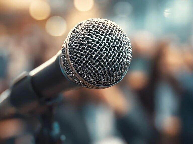 Zur Podiumsdiskussion laden Bayerische Rundschau und Radio Plassenburg.