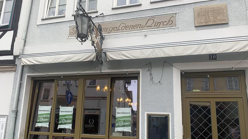 Neues Lokal in Coburg: Aus dem „Hirschen“ in der Judengasse wird die „Haxenbraterei“. Neues Lokal in Coburg: Aus dem „Hirschen“ in der Judengasse wird die „Haxenbraterei“.