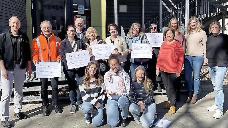Fünf Wohltätigkeitsorganisationen profitieren von den gesammelten Spenden. Fünf Wohltätigkeitsorganisationen profitieren von den gesammelten Spenden.