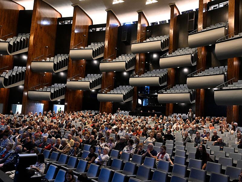 Er&ouml;ffnungsfest f&uuml;r B&uuml;rger zur R&uuml;ckkehr der K&ouml;lner Oper