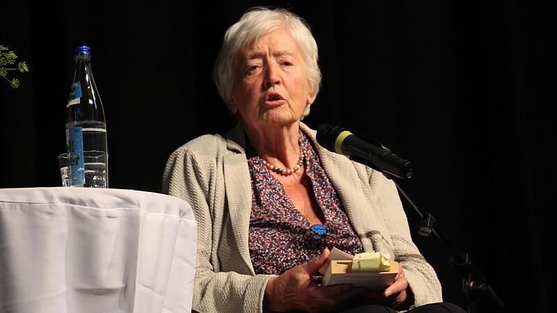 Als Gastrednerin liest die ehemalige Bundesfamilienministerin Renate Schmidt aus ihrem Buch &bdquo;Ein Mann ist keine Altersvorsorge&ldquo;.