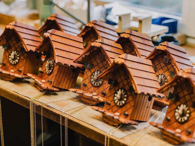 Nur echt aus dem Schwarzwald: die  Kuckucksuhr