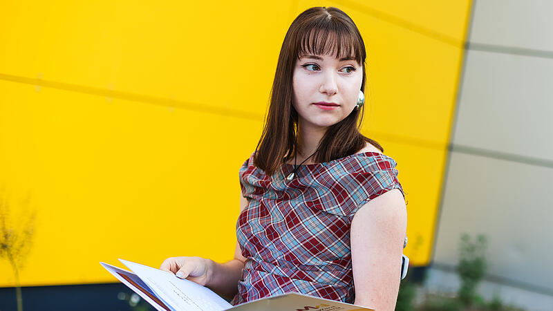 Annika Pfeiffer hat ihr Abitur am Maria-Ward-Gymnasium in Bamberg mit1,0 gemacht Annika Pfeiffer hat ihr Abitur am Maria-Ward-Gymnasium in Bamberg mit1,0 gemacht