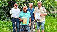 Ehrungen beim Gartenbauverein Gundelsdorf: (v.l.) 1. Vorsitzender Stefan Auer, Jubilar Udo Auer (40 Jahre, Gründungs- und Ehrenmitglied), Schriftführer Rainer Körner, Jubilar Harald Dehmel (25 Jahre). K.- H. Hofmann Ehrungen beim Gartenbauverein Gundelsdorf: (v.l.) 1. Vorsitzender Stefan Auer, Jubilar Udo Auer (40 Jahre, Gründungs- und Ehrenmitglied), Schriftführer Rainer Körner, Jubilar Harald Dehmel (25 Jahre). K.- H. Hofmann
