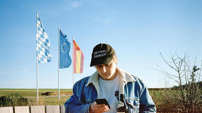 Sebastian Hotz aus Heiligenstadt wurde unter dem Namen El Hotzo auf Twitter bekannt.Forchheim & Fränkische Schweiz Sebastian Hotz aus Heiligenstadt wurde unter dem Namen El Hotzo auf Twitter bekannt.Forchheim & Fränkische Schweiz
