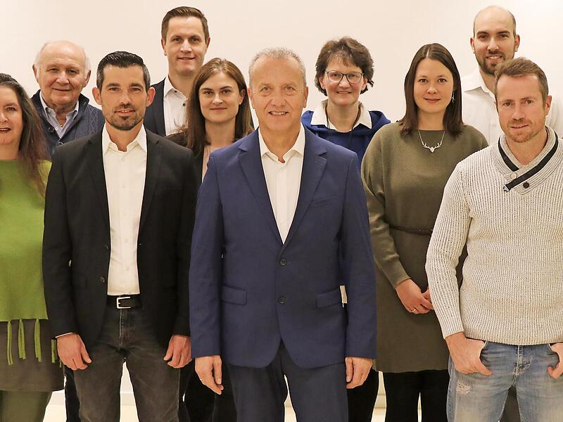 Die Gemeinderatskandidaten der CSU Kirchehrenbach. In der Mitte Bürgermeisterkandidat Michael Knörlein.