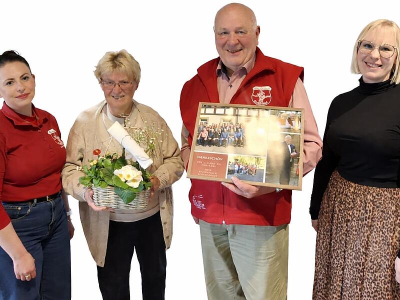 Stellvertretende Vorsitzende Anna Rauh, ausgeschiedene Kassiererin Annemarie Tremel, als Vorsitzender ausgeschieden Peter Tremel, neue Erste Vorsitzende Katrin Wagner (von links). Stellvertretende Vorsitzende Anna Rauh, ausgeschiedene Kassiererin Annemarie Tremel, als Vorsitzender ausgeschieden Peter Tremel, neue Erste Vorsitzende Katrin Wagner (von links).